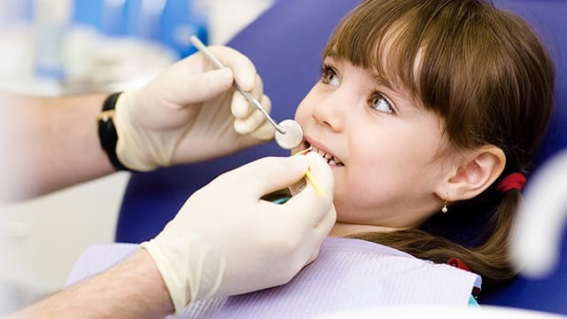 Guía para Padres: Cómo Cuidar los Dientes de los Más Pequeños